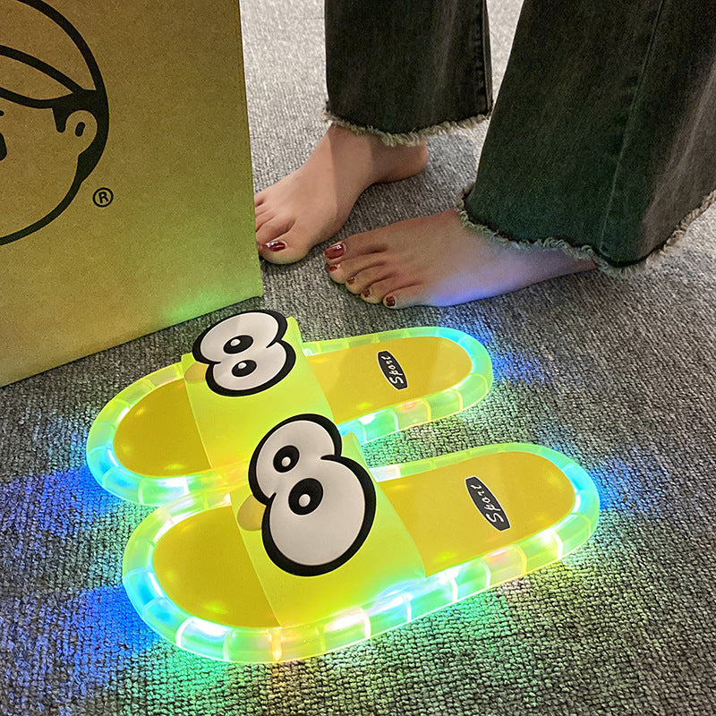 🏖️LAST DAY SALE ONLY ￡12.99!!🔥Penguin Glow Slippers 🐧✨  Flashing LED Soles • Cosy & Fun for All Ages • Perfect for Gifting! 🎁