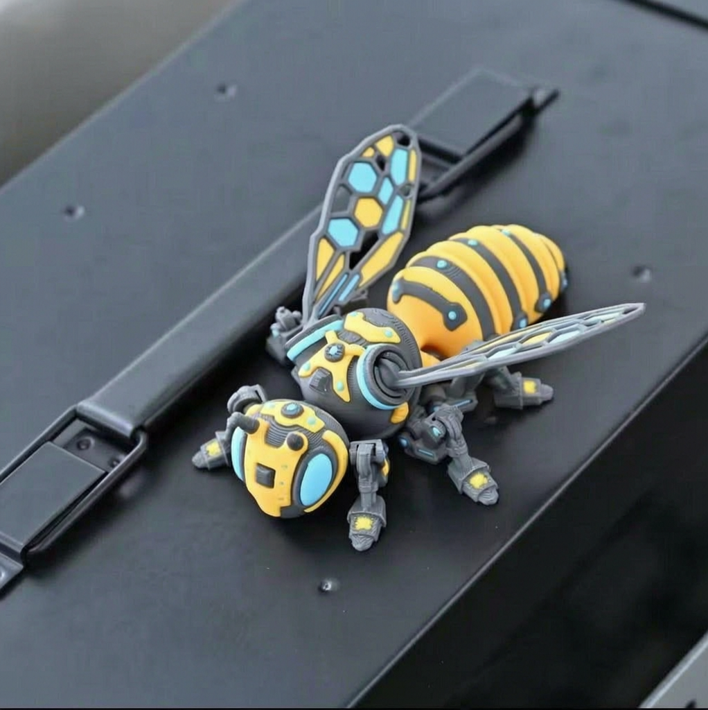 🐝 Mechanical Bee Figurine
