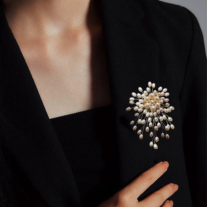 Ladies' high-end exquisite handmade pearl brooch