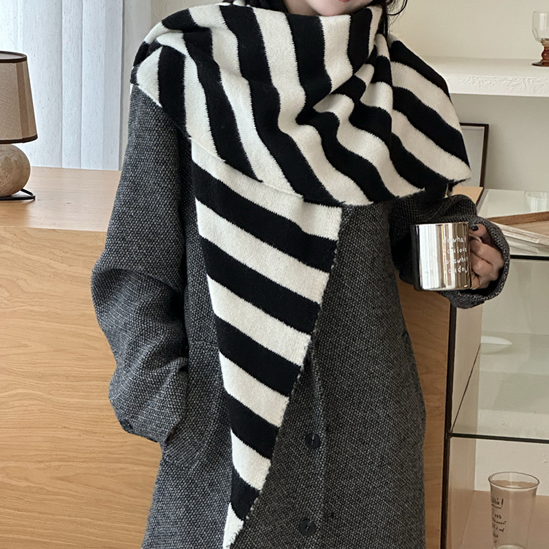 🍂Early Autumn Special Offer 50%OFF🧣Women’s Fashionable Triangle Shawl Scarf