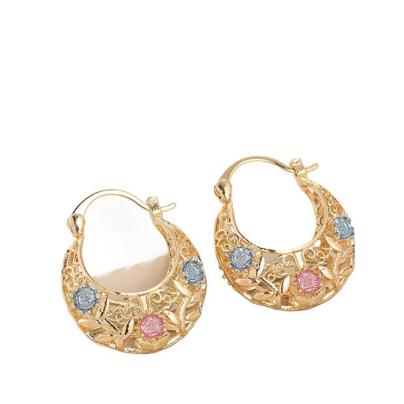 🔥2026 New Arrival 🔥Gold-Plated Crescent Hoop Earrings with Enamel Flowers – Delicate, floral charm & perfect for everyday elegance or gifting 🌸